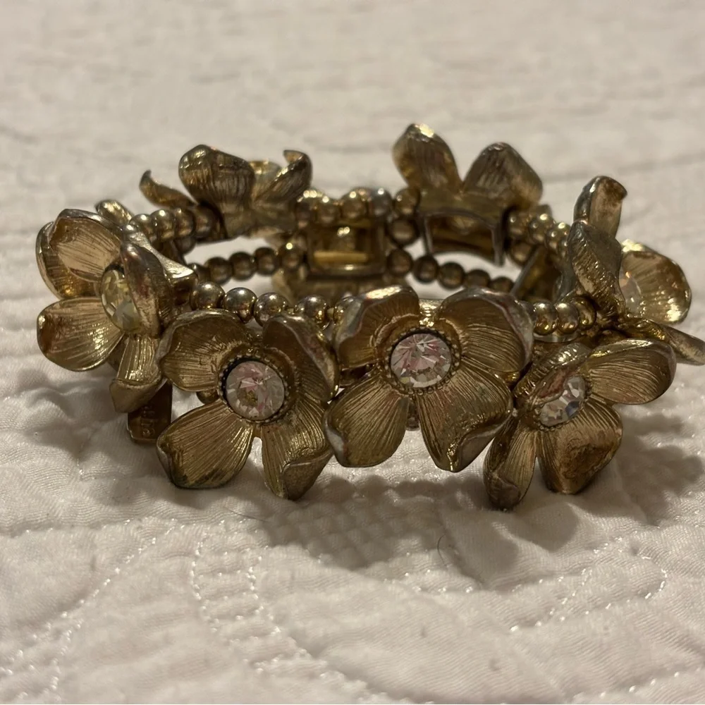 Vintage Natasha Gold Floral Stretch Bracelet with Crystal Centers